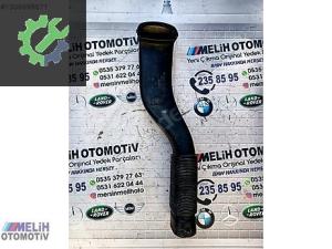BMW X5 E70 3.0D ÇIKMA TEMİZ HAVA BORUSU 7798341