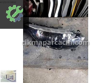 Renault Captur Sağ Ön Far çıkma parça