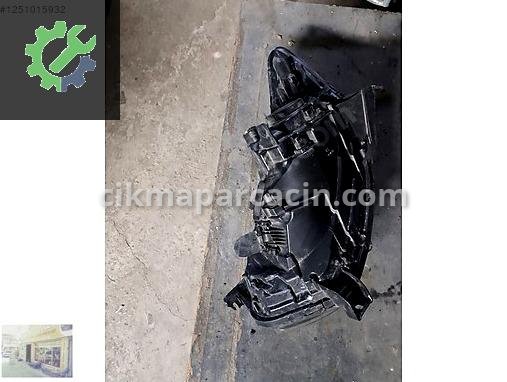 Renault Captur Sağ Ön Far 260105066R çıkma parça