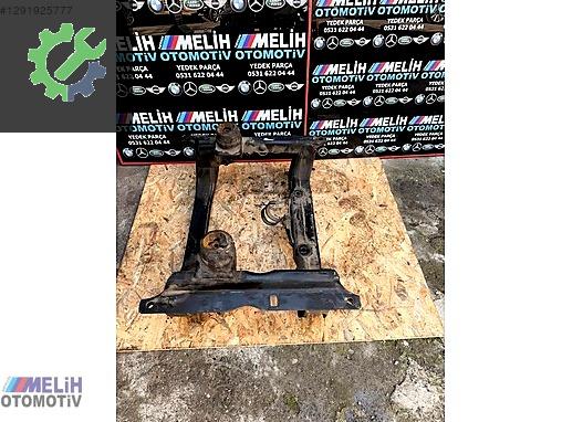 Jeep Cherokee Ön Yüz Traversi 52129390AB çıkma parça