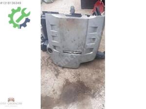 Chrysler 300C 3.0 Crd Motor Üst Kapak (2. Adet)