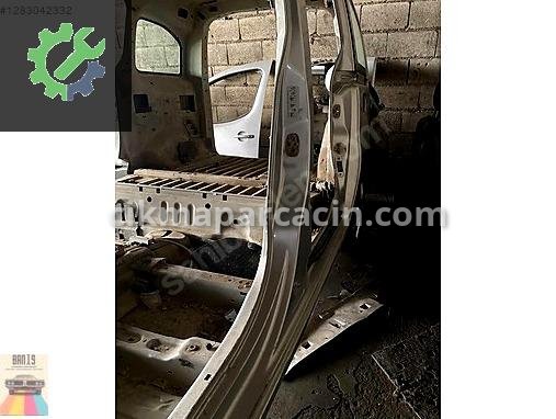 Citroen Berlingo Marşpiyel Sacı çıkma parça
