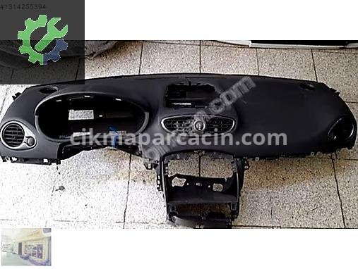 Renault Clio Torpido 8200884275 çıkma parça