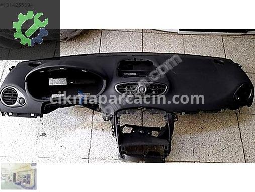 Renault Clio Torpido 8200884275 çıkma parça