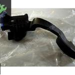 CORSA D E ADAM OTOMATİK GAZ PEDALI 6 FİŞLİ ELEKTRONİK 39238342 M