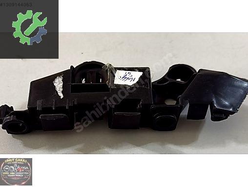 CORSA E 2015 2019 ÖN TAMPON BRAKETİ SOL 1406665 13430029