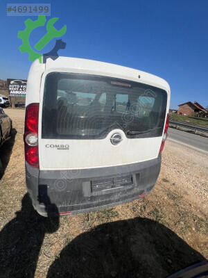 Opel Combo Torpido çıkma parça