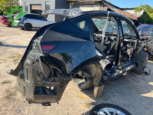 Tesla Model Y Stop çıkma parça
