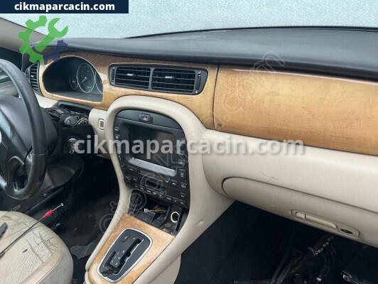 Jaguar X-Type Torpido çıkma parça