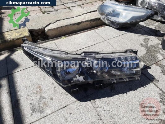 Toyota Corolla Far çıkma parça