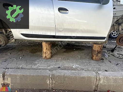 Dacia Logan Marşpiyel Sacı çıkma parça