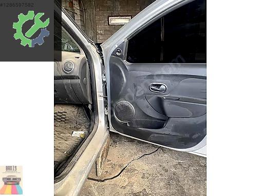 Dacia Logan Marşpiyel Sacı çıkma parça