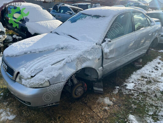 Audi A4 Far çıkma parça