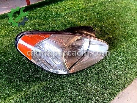 Hyundai Accent Sağ Ön Far çıkma parça