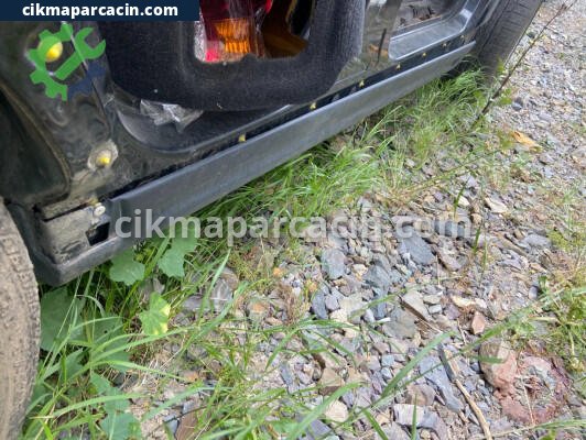 Land Rover Range Rover Marşpiyel Sacı çıkma parça