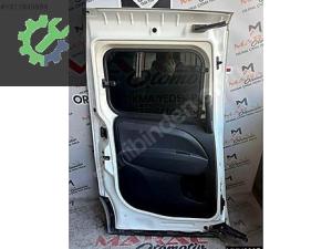 FİAT DOBLO 3-4 SOL ARKA SÜRGÜLÜ KAPI DÖŞEMESİ ÇIKMA