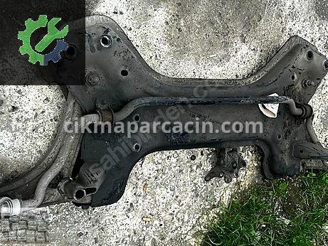 Fiat Punto Radyatör Traversi çıkma parça