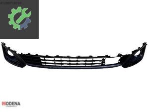 FIAT EGEA ÖN TAMPON ORTA IZGARA SİS DELİKLİ SIFIR 735754050