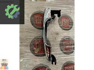 FIAT EGEA SAĞ KAPI KOLU