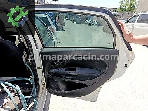 Fiat Linea Kapı Döşemesi çıkma parça