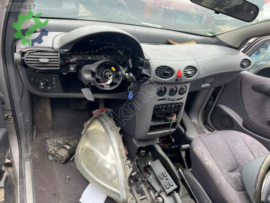 Mercedes-Benz A Serisi Torpido çıkma parça
