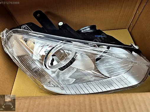 Peugeot 2008 Sağ Ön Far 2007-2008-2009-2010 çıkma parça