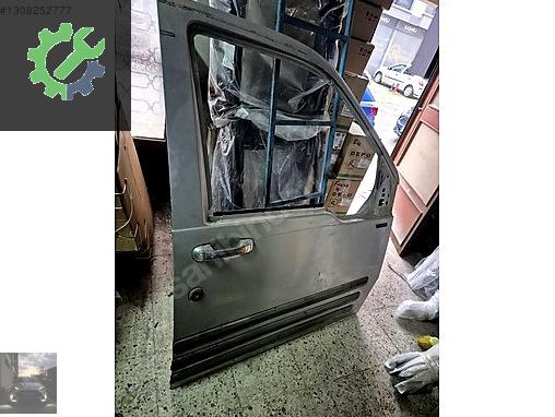 Ford Tourneo Connect Kapı (Ön Sağ) çıkma parça