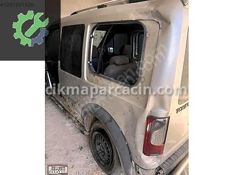 Ford Tourneo Connect Çamurluk (Arka) çıkma parça