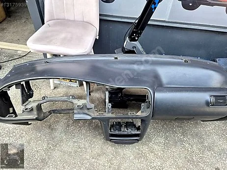 Ford Escort Torpido çıkma parça