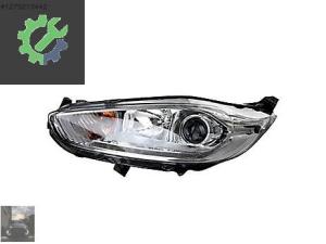 FORD FİESTA MERCEKLİ LEDLİ SAĞ FAR 2013-2016 (2. Adet)