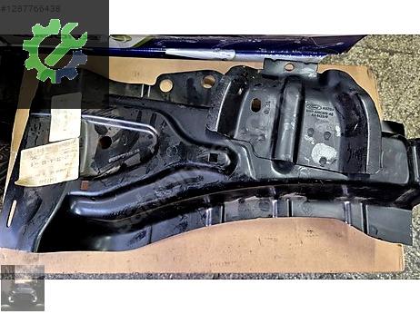 Ford Fiesta Çamurluk (Ön) çıkma parça