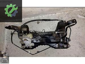 FORD FOCUS 1 MOTOR TRAVERSİ BEŞİK 1998-2004