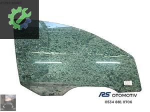 FORD FOCUS 1 SAĞ ÖN KAPI CAMI 1998-2005