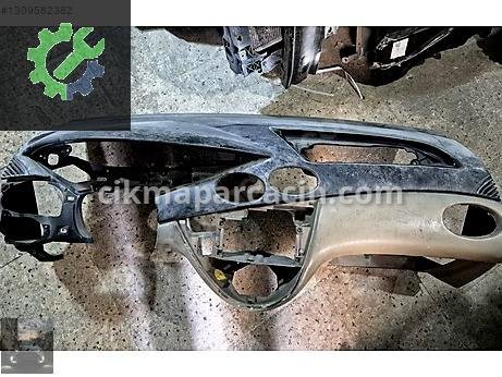 Ford Focus Torpido çıkma parça