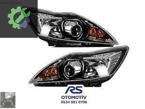 FORD FOCUS 2.5 MERCEKLİ XENON ADAPTİF FAR TAKIMI 2008-2011