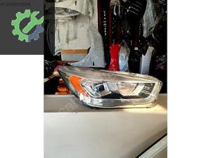 FORD KUGA SAĞ FAR