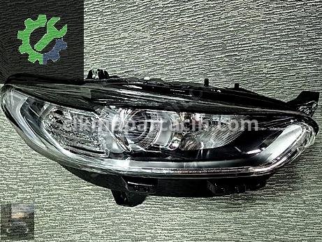 Ford Mondeo Sağ Ön Far çıkma parça