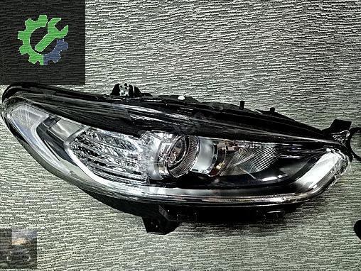 Ford Mondeo Sağ Ön Far 13W029 çıkma parça