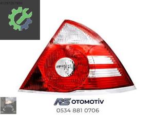 FORD MONDEO SAĞ STOP LAMBASI NİKELAJLI 2004-2007 (6S7113A602EB)