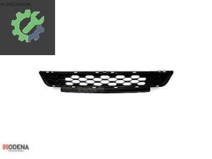 FORD MUSTANG 2015- ÖN TAMPON ORTA IZGARASI SIFIR FR3B-17K945-ABW