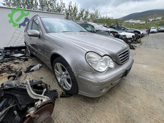 Mercedes-Benz C Serisi Far çıkma parça