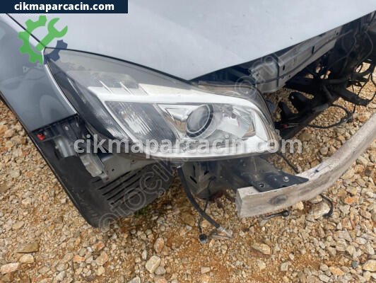 Opel Insignia Far (Sağ) çıkma parça