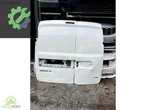 Fiat Doblo 2010-2022 Sağ Bagaj Kapağı