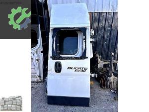 Fiat Ducato yüksek tavan sağ bagaj kapağı