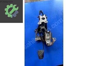 Ford Courier fren pedalı