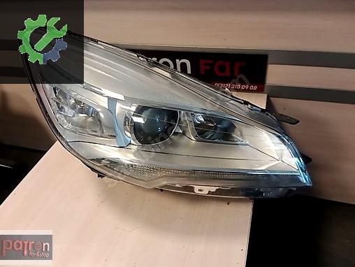 Ford Kuga Sağ Ön Far çıkma parça