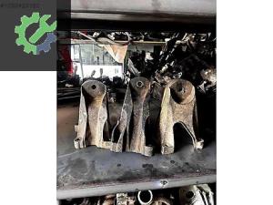 Ford transit motor bağlantı braketi