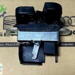 Volkswagen Golf 2008-2012 Sıfır Bagaj 5K0827505A
