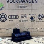 Volkswagen Golf 2020-2024 Sıfır Bagaj Açma Düğmesi 3G0959831B