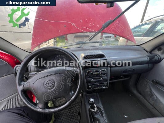 Opel Corsa Torpido çıkma parça